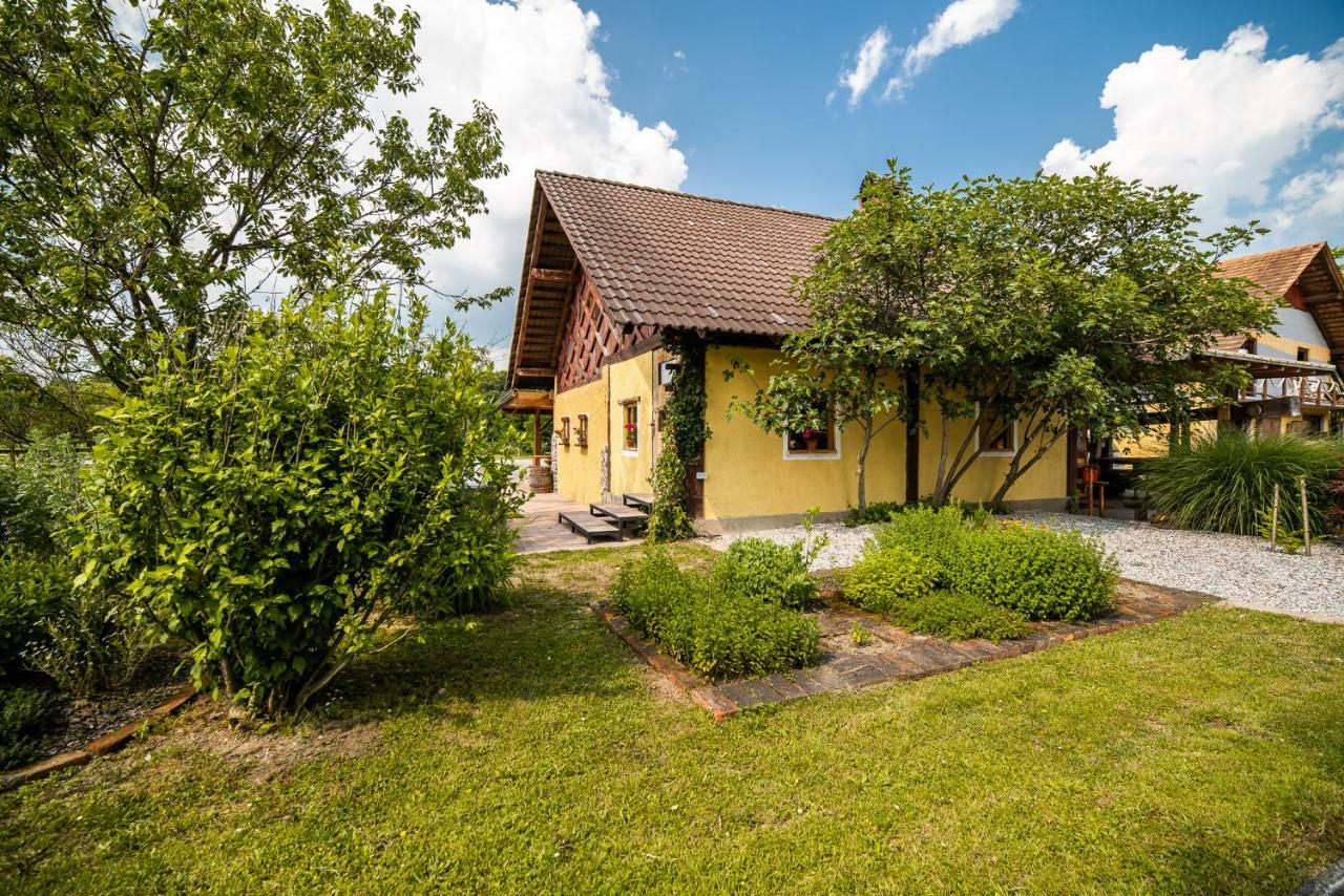 Apartment With Sauna Pr' Geci Dobova Dış mekan fotoğraf