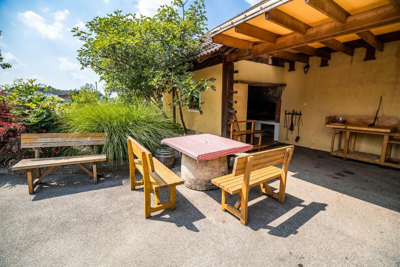 Apartment With Sauna Pr' Geci Dobova Dış mekan fotoğraf